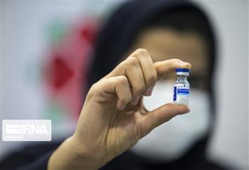 واکسیناسیون سالمندان در جنوب کرمان؛ یک شایعه کرونایی و یک درخواست