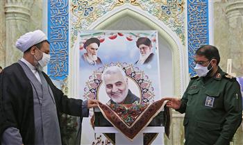 سکه های طلا و نقره منقش به تمثال شهید سلیمانی در کرمان رونمایی شد