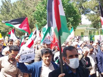 مردم کرمان در حمایت از عملیات وعده صادق راهپیمایی کردند