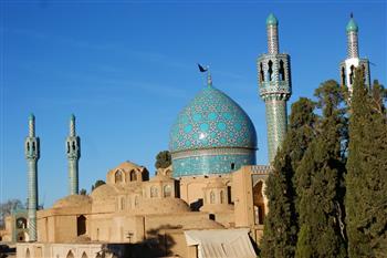 انجام مرمت گنبد آرامگاه شاه نعمت الله ماهان