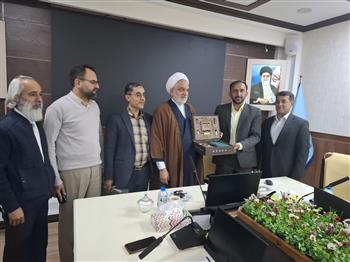 خدمت بدون مرز؛ قاضی‌ها چای پذیرایی می‌کنند