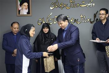 استقبال استاندار کرمان از سرمربی تیم ملی فوتبال بانوان