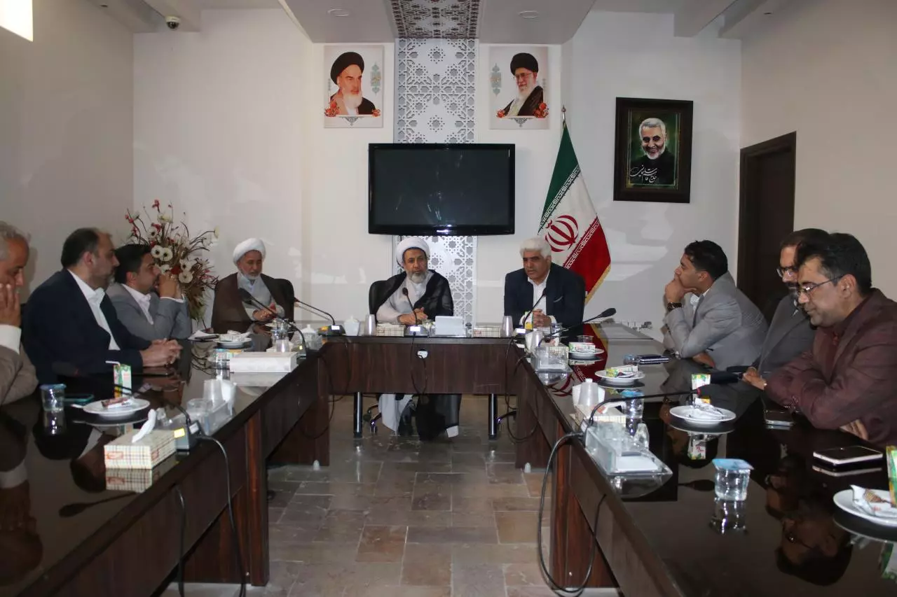 دیدار مدیرکل بنیاد مسکن انقلاب اسلامی استان کرمان با نماینده ولی فقیه در استان