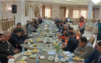 نشست جامع بررسی راه‌های شهرستان زرند با حضور معاون وزیر راه و شهرسازی